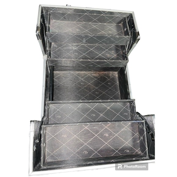 Caboodles gold color tone Makeup train Case - Picture 4 of 4